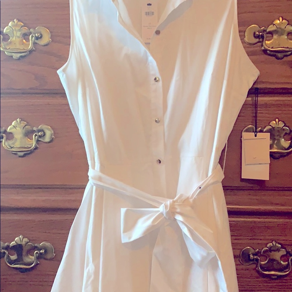 Sleeveless dress